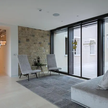 Progress Country & Wine House Lägenhetshotell 4*