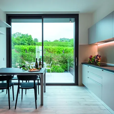 Appart hôtel Progress Country & Wine House 4*
