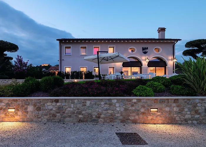 Progress Country & Wine House 4*