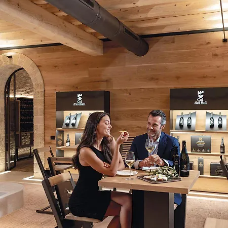Appart hôtel Progress Country & Wine House 4*