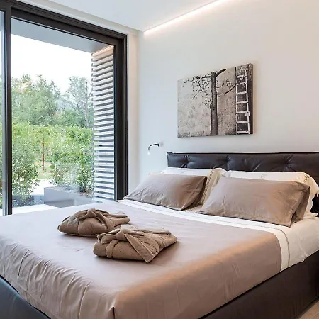 Progress Country & Wine House 4* אסולו