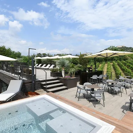 Progress Country & Wine House Appart hôtel 4*