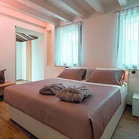 מלון דירות Progress Country & Wine House 4*